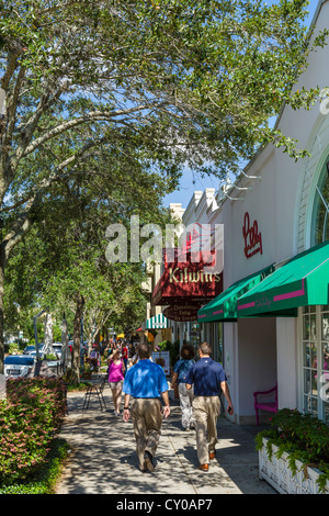 Shops on Park Avenue (the main street) in downtown Winter Park, Central Florida, USA Stock Photo