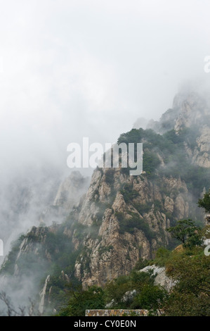 The forests and rocks above the San Huang Zhai Monastery on Song Mountain, China Stock Photo