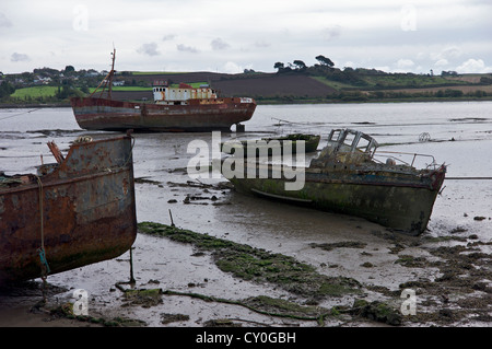 Rusting boats, River Torridge N Devon, UK Stock Photo