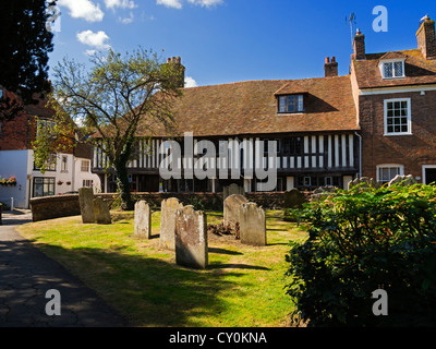 Church Square, Rye, Sussex. A quaint street of old houses beside the churchyard in the historic town of Rye. Stock Photo