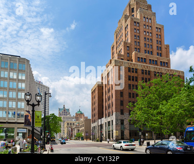 East Wisconsin Avenue in downtown Milwaukee with the Wisconsin Gas Building to the right, Wisconsin, USA Stock Photo