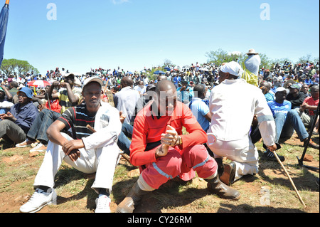 Members of the South African Democratic Socialist Movement addressing Striking Miners from Mponeng gold mine near Johannesburg. Stock Photo