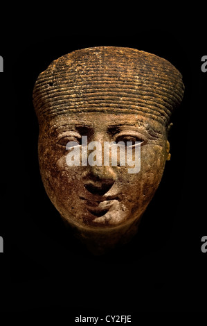 Statue of Egyptian Pharaoh Seti II wearing an Atef crown. Egypt (Museo ...