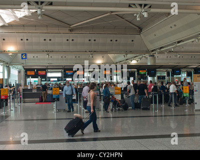 Atatürk International airport in Istanbul Turkey check-in for passengers with Lufthansa Stock Photo