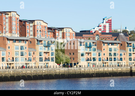 Waterside apartments overlooking river Tyne on The Quauyside in Newcastle upon Tyne, England, United Kingdom. Stock Photo