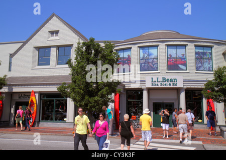 Maine,Northeast,New England,Freeport,Main Street,highway Route 1,L. L. Bean,shopping shopper shoppers shop shops market markets marketplace buying sel Stock Photo