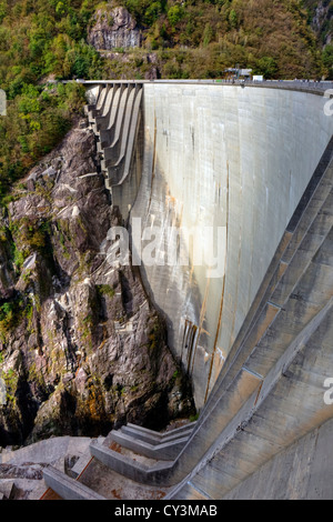 Dam of the Verzasca at Vogorno in Valle Verzasca, Ticino, Switzerland. Here was the James Bond film Golden Eye filmed. Stock Photo