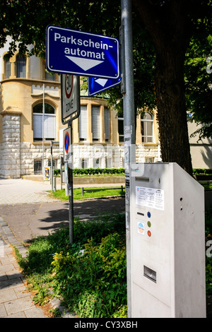 Parkschein Autmat - Parking ticket machine in Germany Stock Photo