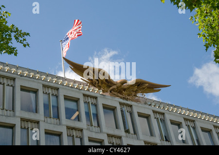 low angle view of the US Embassy in Grosvenor Square, London, UK Stock Photo