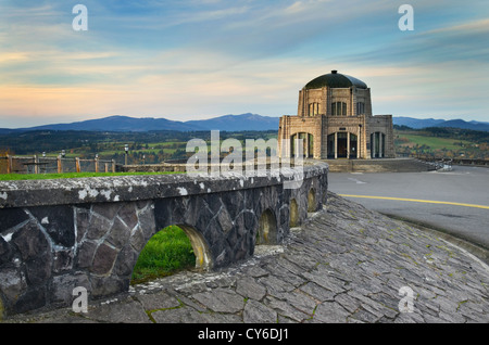 Vista House at Crown Point, Columbia River Gorge National Scenic Area Oregon Stock Photo