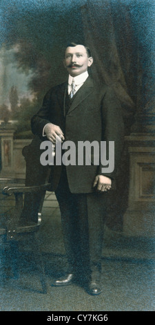 Man in Suit, Portrait, Chicago, Illinois, USA, Circa 1910 Stock Photo