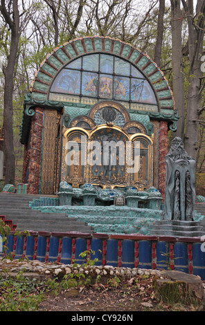 Ornate fountain by Ernst Fuchs in the grounds of the Otto Wagner villa (Villa Wagner I), Hüttelbergstrasse 26, Vienna, Austria. Stock Photo