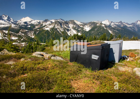 WASHINGTON - Composting toilet with scenic view on the ridge crest near Copper Mountain Lookout in North Cascades National Park. Stock Photo