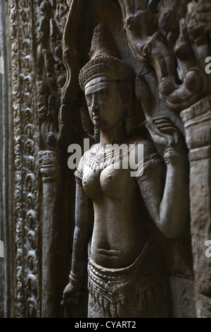 Apsara statue of a khmer dancer in Angkor Wat temple, Cambodia Stock Photo