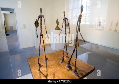 europe, switzerland, zurich, kunsthaus, art museum, sculpture by alberto giacometti, trois hommes qui marchent, 1948 Stock Photo