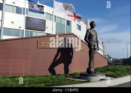 Blackpool Lancashire UK- Statue of Jimmy Armfield former England and Blacpool Town FC player Stock Photo