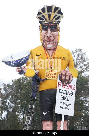 EDENBRIDGE BONFIRE SOCIETIES  EFFIGY OF AMERICAN CYCLIST LANCE ARMSTRONG 2012. PHOTO JAMIE MANN Stock Photo