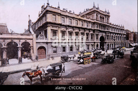 Royal Academy of Arts, Burlington House, Piccadilly London Uk. Circa 1900 1900s  Hansom cab, cabs Omnibus. Stock Photo