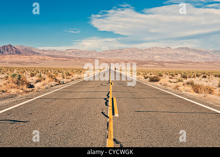 Road running through Death Valley, California, USA Stock Photo