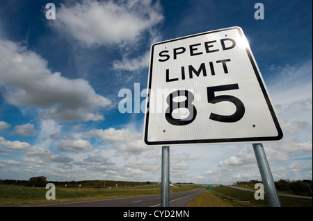 85-mile-per-hour sign on newly opened stretch of toll road State ...