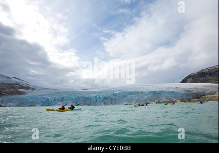 Kayaking to Austdalsbreen glacier, Styggevatnet lake, Jostedalsbreen icecap, Sogn og Fjordane, Norway Stock Photo