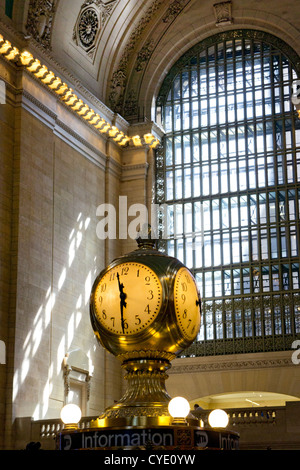Clock in main concourse hall in Grand central station, New York, USA Stock Photo