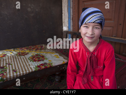 Young Uyghur Girl, Keriya, Old Town, Xinjiang Uyghur Autonomous Region, China Stock Photo