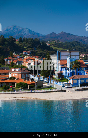 Spain, Asturias Region, Asturias Province, Ribadesella, vacation homes by Playa de Santa Marina beach Stock Photo