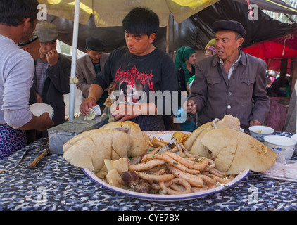 Mutton Lungs And Guts, Opal Village Market, Xinjiang, China, Xinjiang Uyghur Autonomous Region, China Stock Photo