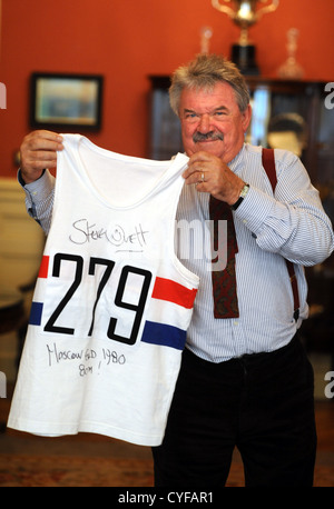 Mayor of Brighton and Hove Cllr Bill Randall with the running vest Steve Ovett wore when he won the Olympic Gold medal Stock Photo