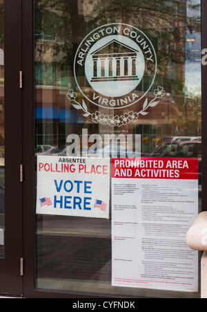 ARLINGTON, VIRGINIA, USA - Absentee voting sign for 2012 Presidential election. Stock Photo