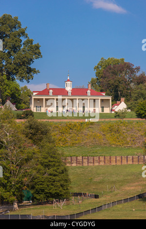 MOUNT VERNON, VIRGINIA, USA - historic home of George Washington, first President of United States, seen from Potomac River. Stock Photo