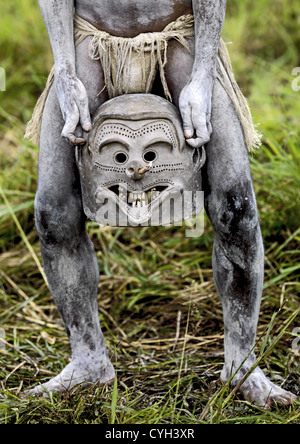 Mudman Mask From Asaro During A Sing Sing Ceremony, Mount Hagen, Western Highlands, Papua New Guinea Stock Photo