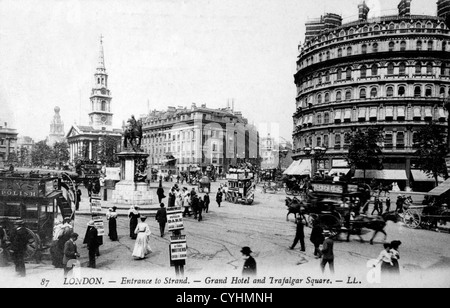 Trafalgar Square London 1900s The church of St Martins in the Field. In centre The Strand, - The Grand Hotel. In foreground junction of Northumberland Ave and north end of Whitehall Stock Photo