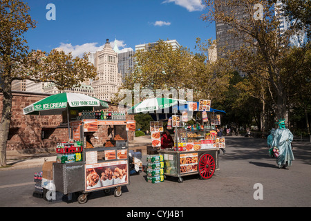 Street Vendor Food Cart, Castle Clinton, Battery Park, USA Stock Photo