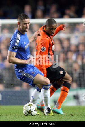 07.11.2012. London, England.  Gary Cahill of Chelsea and Luiz Adriano of FC Shakhtar Donetsk in action during the UEFA Champions League Group E game between Chelsea and Shakhtar Donetsk from Stamford Bridge Stock Photo