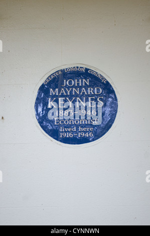 English Heritage blue plaque in London. John Maynard Keynes Stock Photo