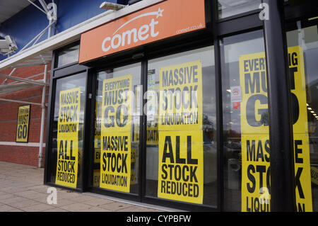 8th November 2012. Comet store front in Worcester, UK on the first day of their liquidation sale. Discounts started at 10% to 30% with lots of people taking advantage of the reductions. Stock Photo