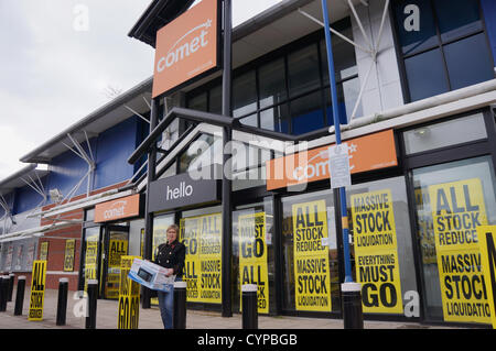 Comet - Store front of Comet in Worcester UK on the first day of their liquidation sale - discounts started at 10% to 30% with lots of people taking advantage of very small reductions. Stock Photo