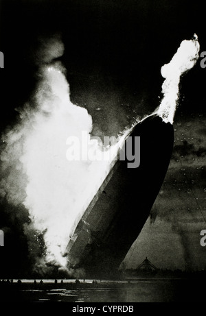 German Airship, Hindenburg, Burning at Lakehurst, New Jersey, USA, May 6, 1937 Stock Photo