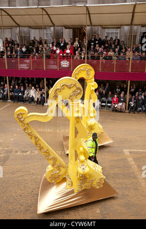 The Lord Mayor's Show Saturday 10 November 2012. Mansion House, City of London, UK. Picture shows performers at The Lord Mayor's Show outside Mansion House, where Alderman Roger Gifford begins his role as The Lord Mayor, who serves a one-year, unpaid term, plays an ambassadorial role for the Square Mile, typically spending three months abroad promoting the finance industry as well as receiving delegations in London, City of London, England, UK. Stock Photo