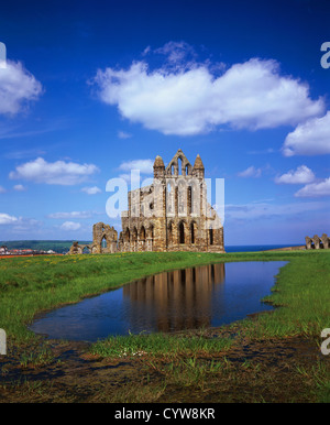 whitby abbey founded in 657 by st hilda Whitby North Yorkshire UK Stock Photo