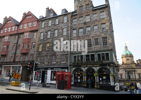 A typical souvenir shop in the royal mile in Edinburgh Stock Photo