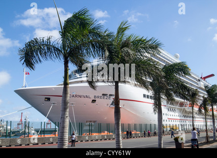 Carnival Breeze cruise ship in Las Palmas, Gran Canaria, Canary Islands, Spain Stock Photo