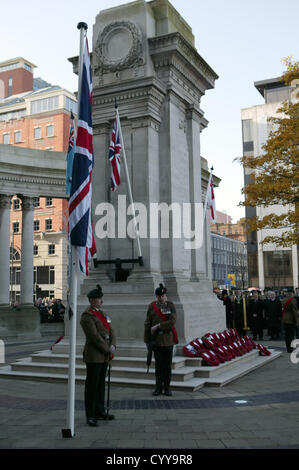 A Guard of Honour at the Cenotaph during the National day of remembrance. Bonzo/Alamy Live News Stock Photo