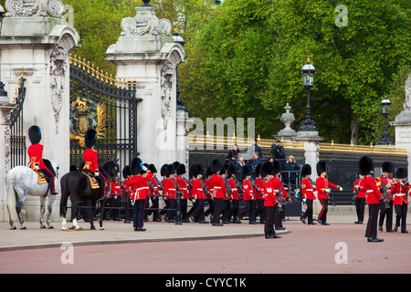 Members of the Scots Guard on parade at Buckingham Palace, London England, UK Stock Photo