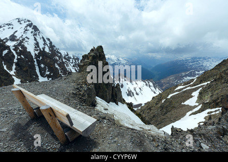 Overcast mountain view from the Karlesjoch cable ski lift upper station (3108m., near Kaunertal Gletscher Stock Photo