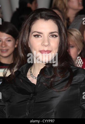 STEPHENIE MEYER THE WORLD PREMIERE OF THE TWILIGHT SAGA: BREAKING DAWN –PART 2 LOS ANGELES CALIFORNIA USA 12 November 2012 Stock Photo