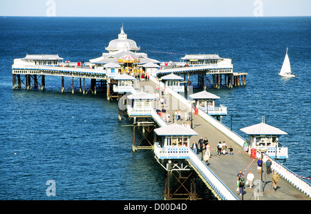 Llandudno Pier. Victorian seaside architecture built 1871 on North Beach of holiday resort of Llandudno, Conwy, north Wales Stock Photo
