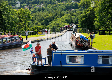 Pontcysyllte Aqueduct finished 1805 carries canal boats on Llangollen Canal over the River Dee valley near Wrexham, Wales, UK Stock Photo